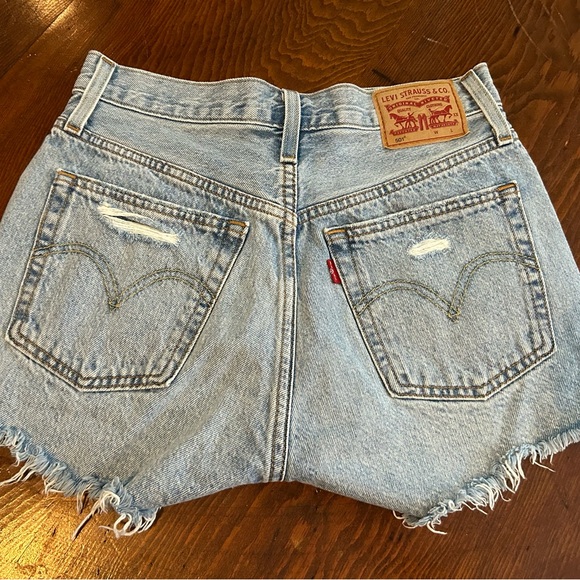 Levi’s - Picture 2 of 4